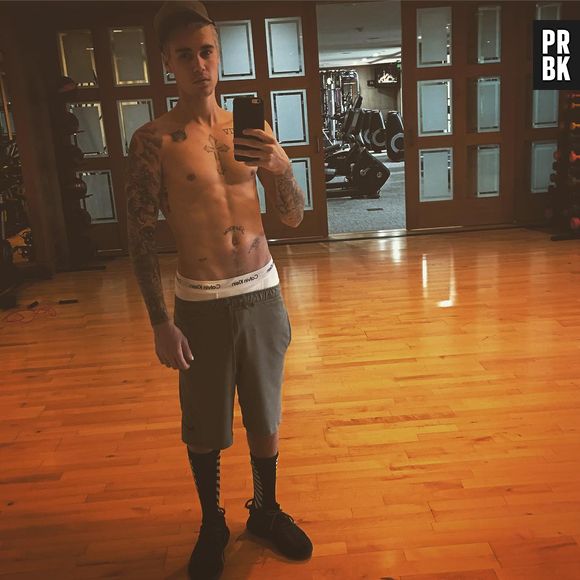 Justin Bieber curte mesmo uma foto de frente pro espelho, né?