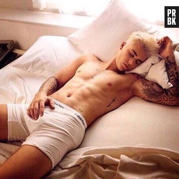 Justin Bieber fazendo a campanha pra Calvin Klein é um pedaço de mau caminho!
