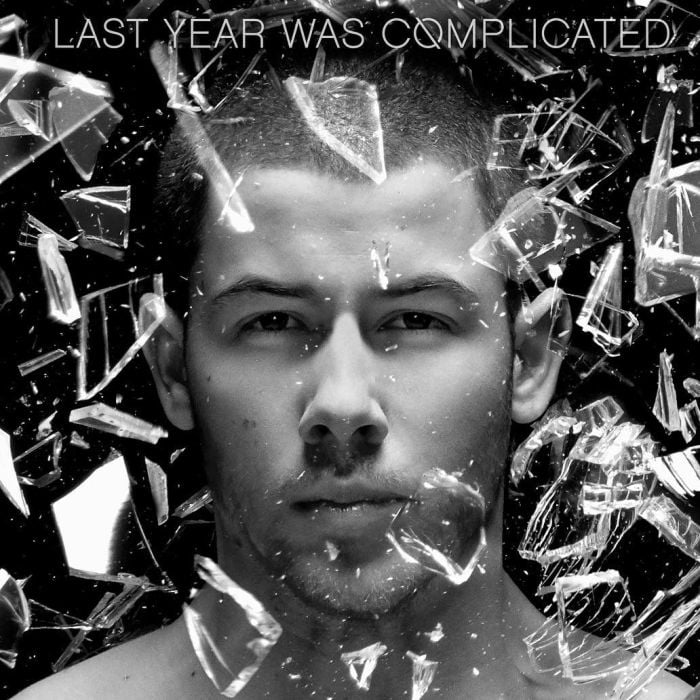 Nick Jonas lançou seu novo álbum &quot;Last Year Was Complicated&quot; e Camila Cabello elogiou o amigo