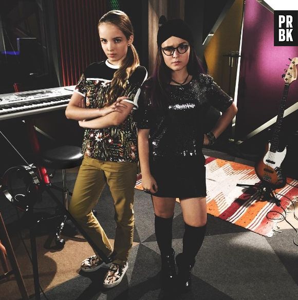 A rivalidade de "Cúmplices de Um Resgate" entre Larissa Manoela e Giovanna Chaves é apenas coisa de novela