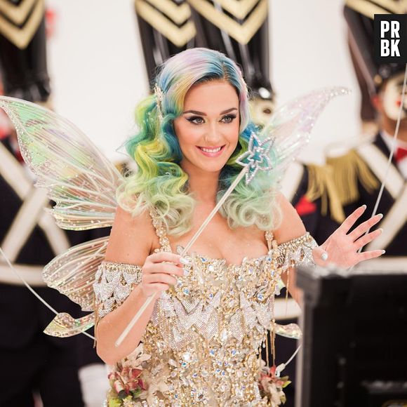 Katy Perry tem nome de princesa na certidão de nascimento: Katheryn Elizabeth Hudson