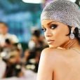  Rihanna apenas tirou seu primeiro nome, Robyn, ao se lançar como cantora! 