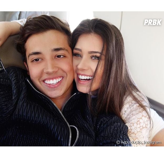 Flávia Pavanelli, ex-namorada do cantor Biel, faz surpresa para o novo namorado