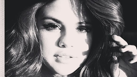 Selena Gomez para de seguir Justin Bieber e Taylor Swift no Instagram! #Crazy