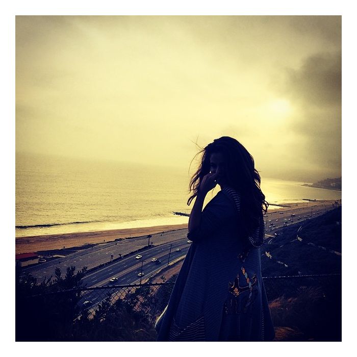  A &amp;uacute;ltima foto de Selena Gomez no Instagram foi essa, na qual ela aparece na sombra do horizonte 