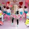 Junto com dançarinas, Avril Lavigne arrisca uma coreografia em "Hello Kitty"