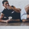 Nick Jonas está com tudo! Gato faz novo ensaio fotográfico e deixa fãs pirando