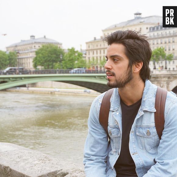 Quem também cobra R$25 mil de cachê por evento é o galã Rodrigo Simas