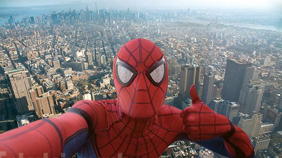 De "Homem-Aranha": Tom Holland aparece no topo de um prédio em nova imagem!