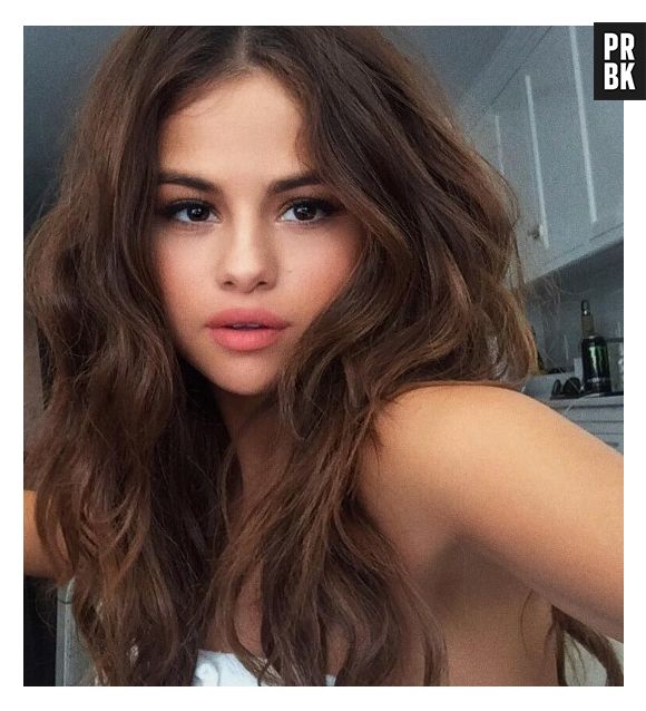 Selena Gomez coleciona 11 milhões de inscritos em seu canal no Youtube