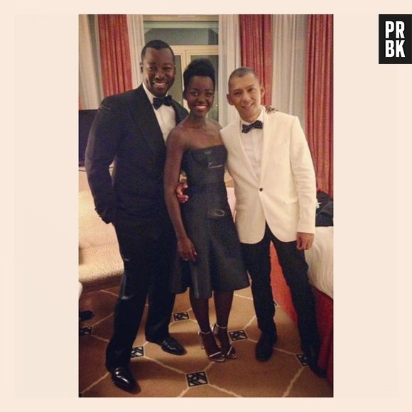 A atriz queridinha de Hollywood, Lupita Nyong'o, também curtiu com os amigos o Festival de Cannes! E para a festa, a estrela deixou as pernas à mostra!