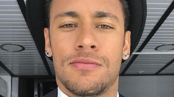 Neymar Jr.: os 6 tweets mais engraçados do jogador que você precisa usar pra vida!