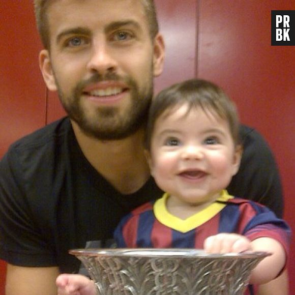 No Instagram, Gerard Piqué e o filho mais fofo do mundo, Milan, vestido com a camisa do Barcelona!