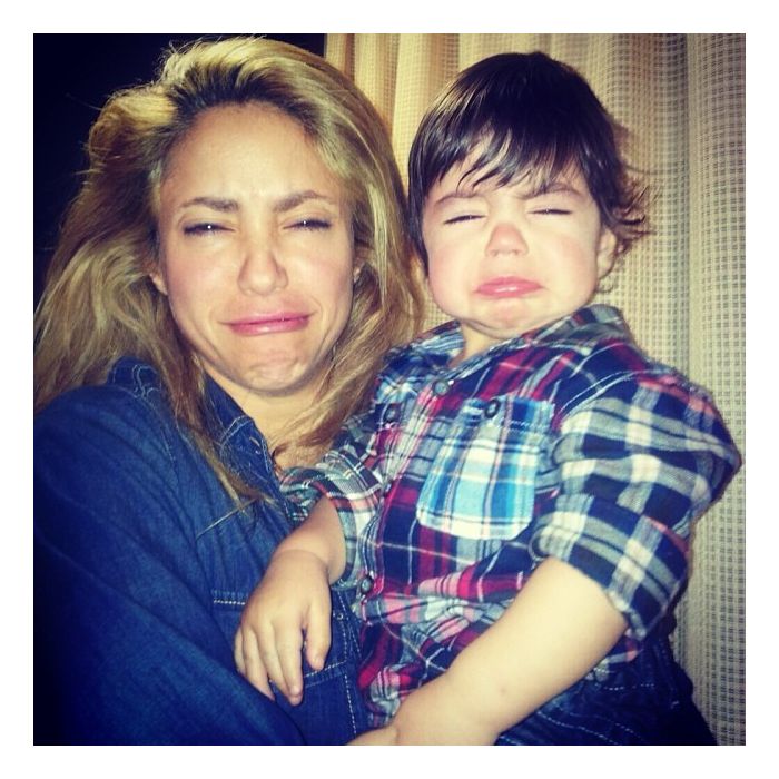  Gerard Piqu&amp;eacute; adora postar foto da mulher Shakira e o filho Milan no Instagram! Existe foto mais fofa? 