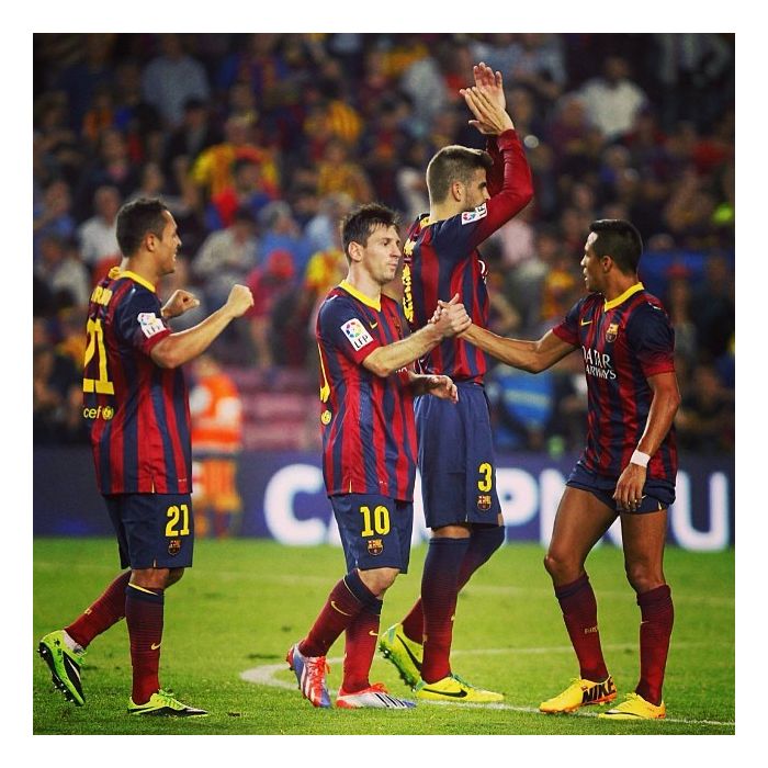  Gerard Piqu&amp;eacute; comemora no Instagram com os jogadores do Barcelona! 