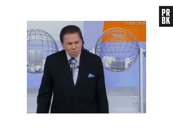 Silvio Santos cai durante sorteio de Tele Sena ao vivo