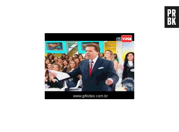 Silvio Santos dançando créu no palco