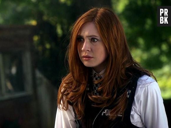 Karen Gillan em cena de "Doctor Who"