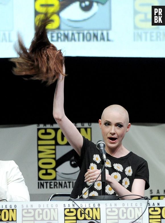 Karen Gillan surpreende público da Comic-Con em 2013