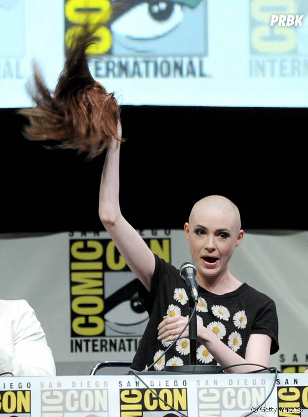 Karen Gillan surpreende público da Comic-Con em 2013