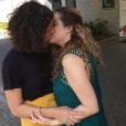 Atrizes se beijam em protesto contra a "cura gay"