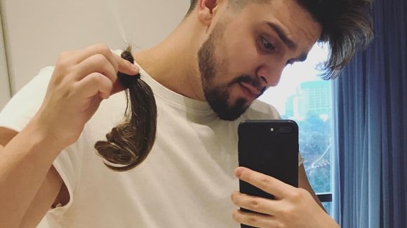 Luan Santana raspa o cabelo e surpreende fãs: "Vai alegrar quem realmente precisa"