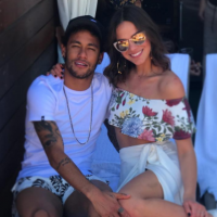 Neymar curte foto com Bruna Marquezine após indireta de jornalista e deixa fãs malucos!