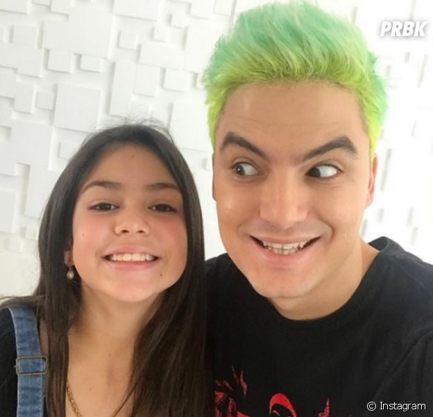 Felipe Neto posa com Melody após gravar vídeo com a diva dos falsetes