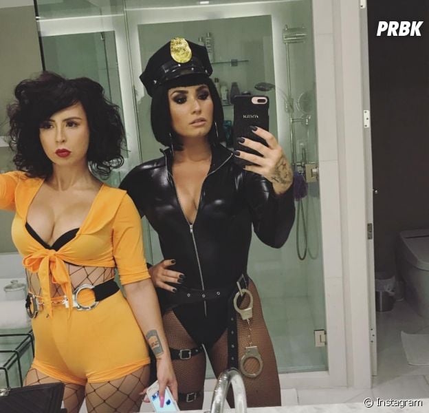 Demi Lovato ganha elogios de fãs vestida de policial sexy