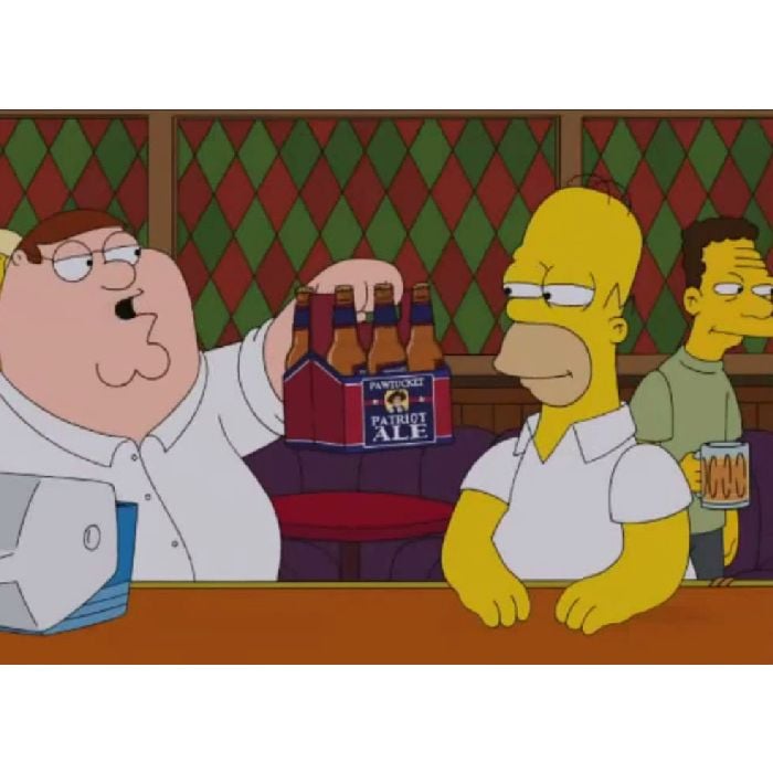  Peter Griffin apresenta para Homer Simpson a cerveja favorita 