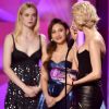 Selena Gomez chora em discurso emocionante
