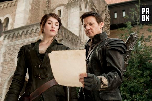 Jeremy Renner e Gemma Arterton são os protagonistas de "João e Maria: Caçadores de Bruxas"