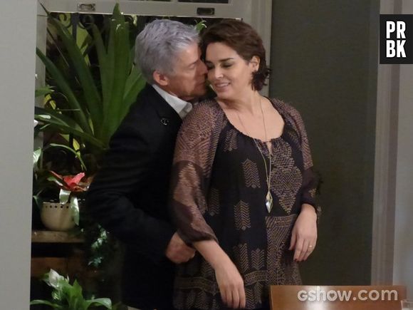 Em "Império", depois de terminar com Leonardo (Klebber Toledo), Claudio (José Mayer) fica com a esposa