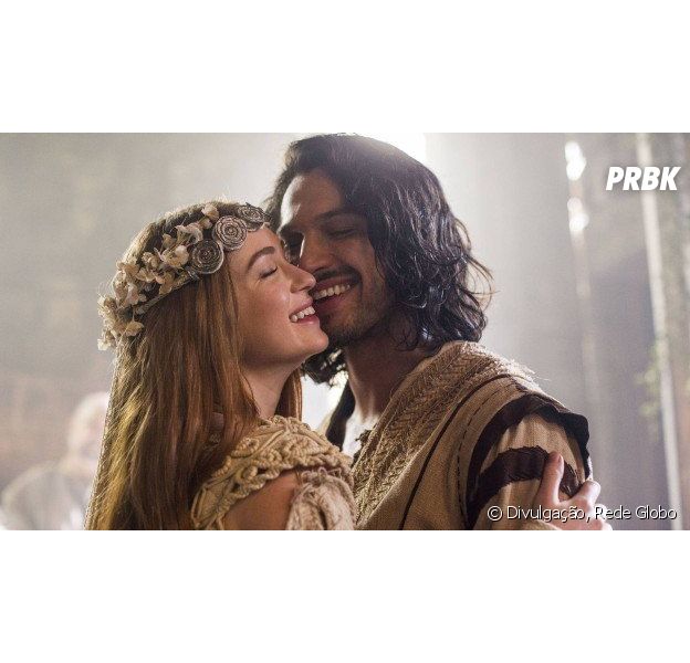 Em "Deus Salve o Rei": Amália (Marina Ruy Barbosa) e Afonso (Rômulo Estrela) se casam!