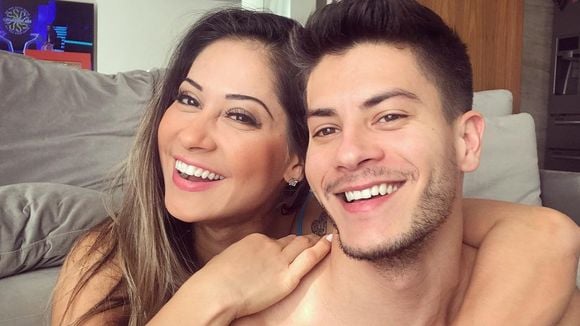 De "O Outro Lado do Paraíso", Arthur Aguiar afirma que transa com a esposa: "Não falta um dia"