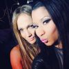 Nicki Minaj mostrou que é fã de Jennifer Lopez e tirou um selfie com a cantora