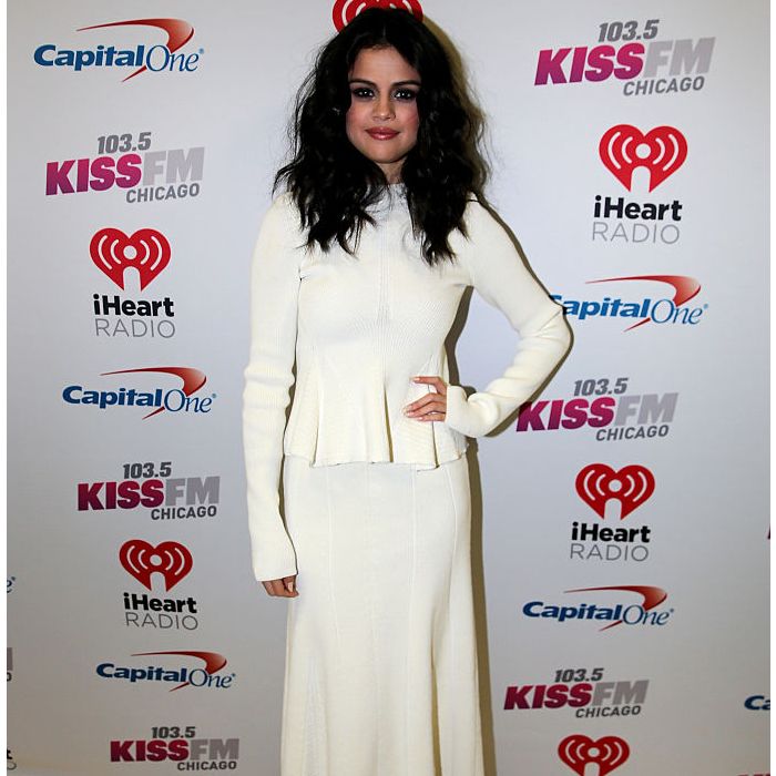 Selena Gomez de Deus, não faz mais isso, por favorzinho!