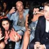 Sam Smith foi aparição em quase todos os selfies do VMA 2014. Na foto, Charli XCX, Riff Raff, Katy Perry e o gato.