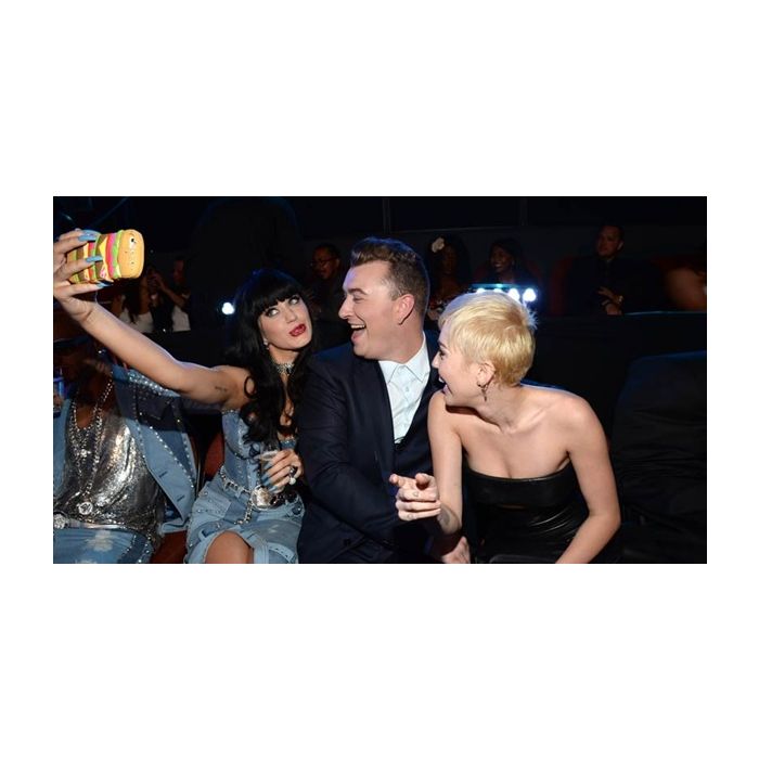 Sam Smith fazendo o &quot;BFF&quot; de Katy Perry e Miley Cyrus no VMA 2014