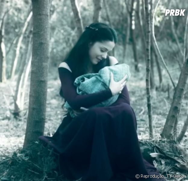 Em "Deus Salve o Rei", Brice (Bia Arantes) acredita que sua filha perdida está morta