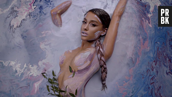 Ariana Grande escala mais de 50 bailarinas de diferentes cores e corpos para sua performance de "God Is a Woman" no VMA 2018