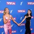 Millie Bobby Brown curte VMA 2018 ao lado de Maddie Ziegler e Lilia Buckingham