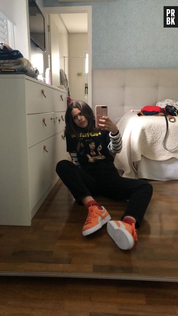 Maisa mostra que está de olho em fã que quer beijar Nicholas Arashiro