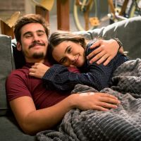 Marocas e Samuca reatam e ele a pede em casamento em "O Tempo Não Para"