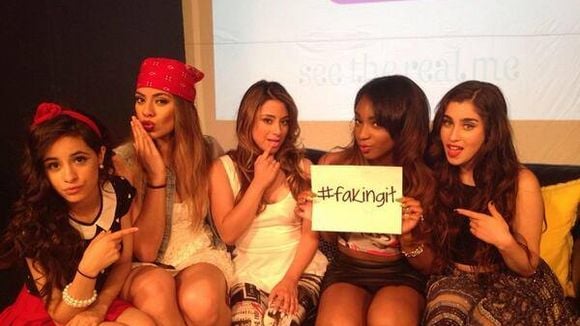 Fifth Harmony em "Faking It": Descubra quando as meninas irão aparecer na série!