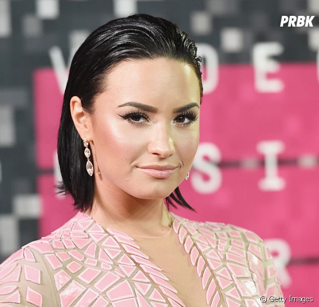 Demi Lovato reclama de notícias sobre ela: ""Se eu sentir que o mundo precisa saber de alguma coisa, eu mesma contarei"
