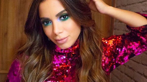 Anitta está concorrendo a quatro categorias do Premio Lo Nuestro e você pode ajudá-la na votação