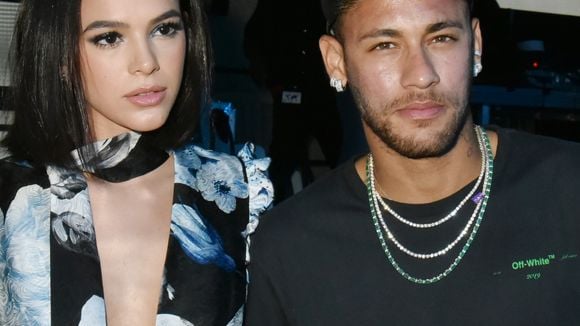 Bruna Marquezine e Neymar Jr. decidiram parar de se seguir no Instagram e a galera tá na bad