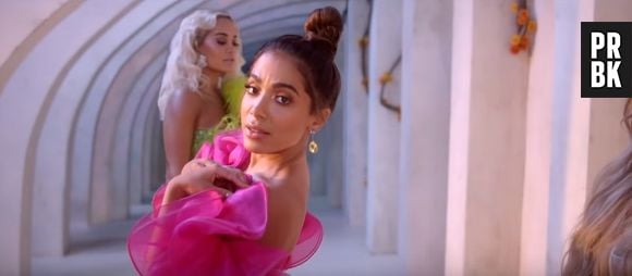 Sofia Reyes, Anitta e Rita Ora estão incríveis em "R.I.P."