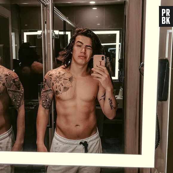 Whindersson Nunes faz zoação com Carlinhos Maia